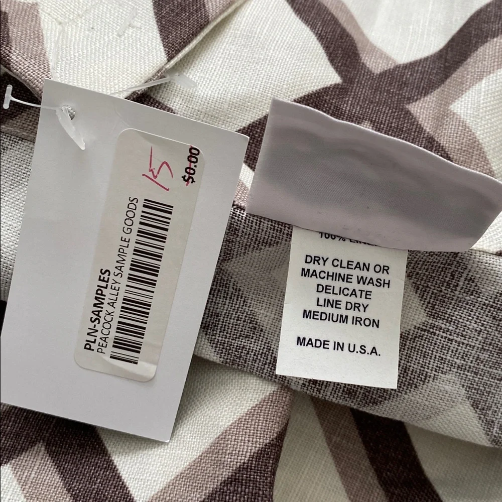 Beautiful Linen Duvet Cover. Queen. 1 King Sham/1 Standard Sham. NWT.